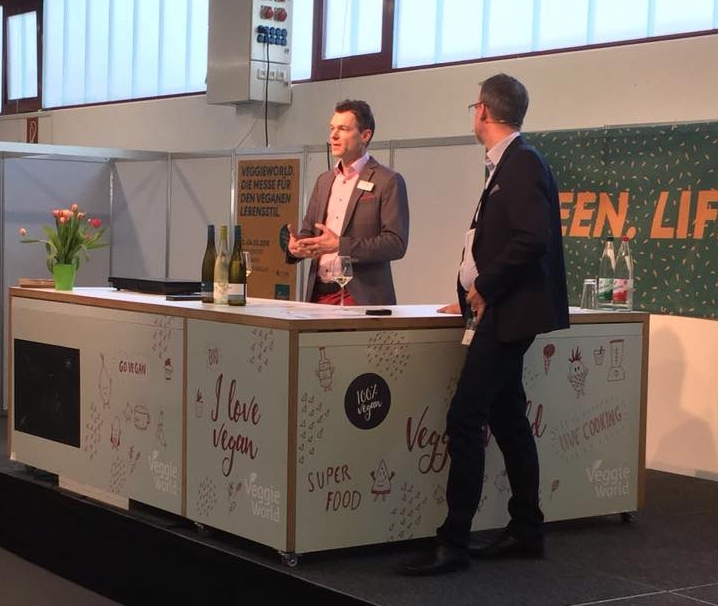 Jochen Neher erklärt vegane und biologische Weine